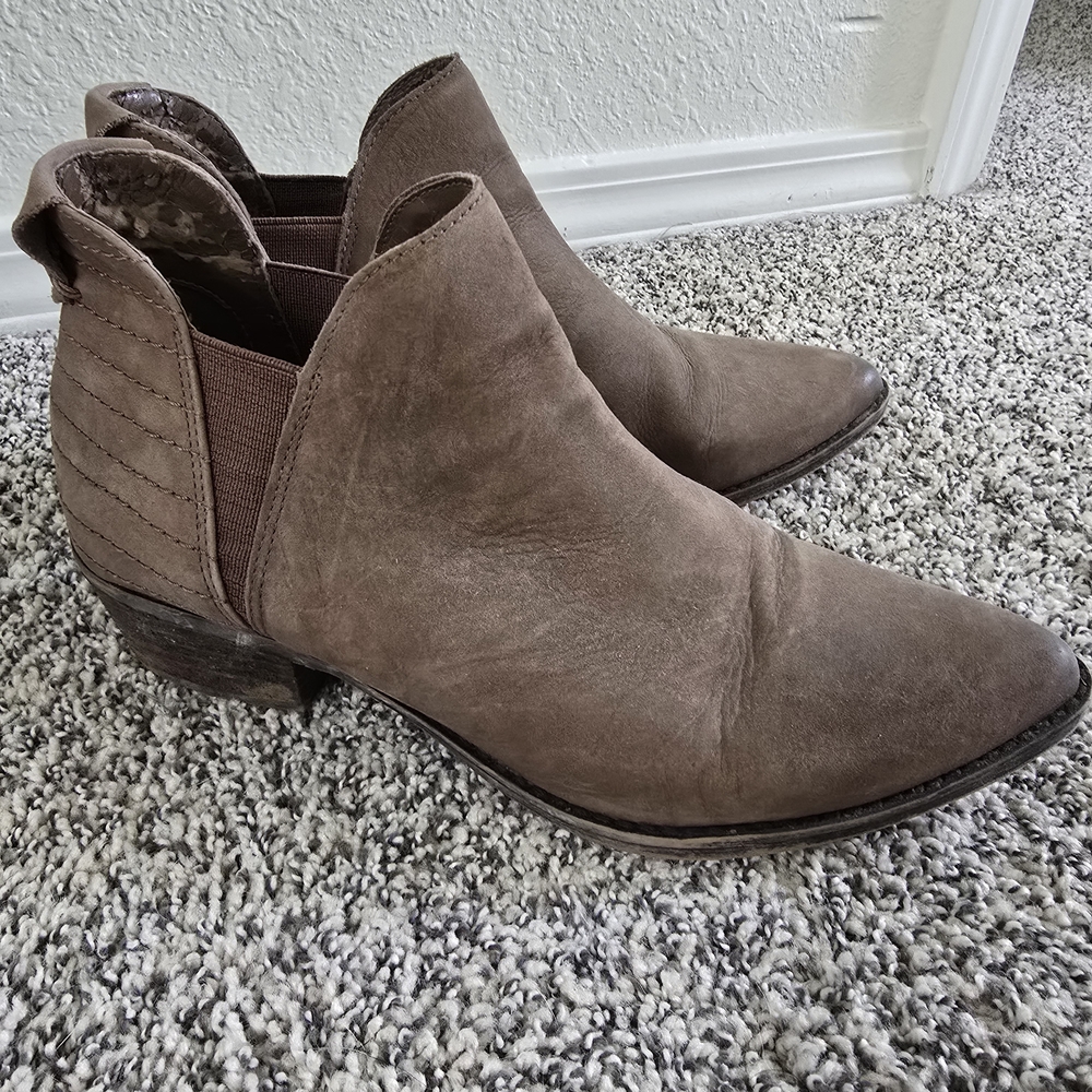 Steve Madden Brown Suede Ankle Booties